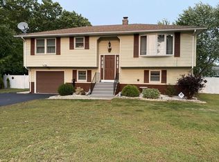 68 Pleasant St, Ludlow, MA 01056