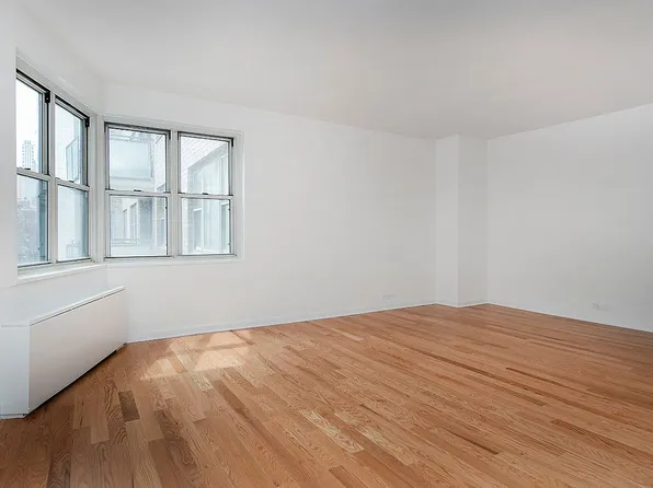 300 East 40th Street image 7 of 7