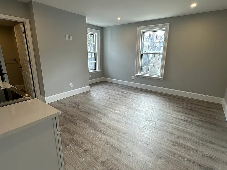 6 Monroe St #207 — Photo 3