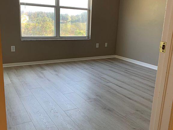 5th image of 1436 Sedgwick Dr