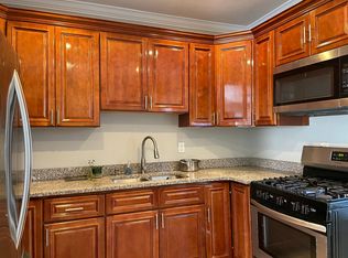 176 Terrace Ave FLOOR 2, Cranston, RI 02920