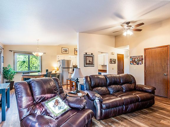 4th image of 2820 Oakland Dr Unit 25