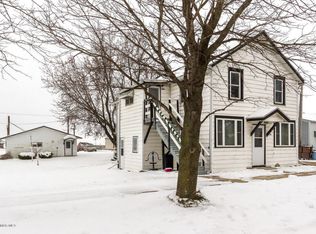 306 1st St, Fountain, MN 55935