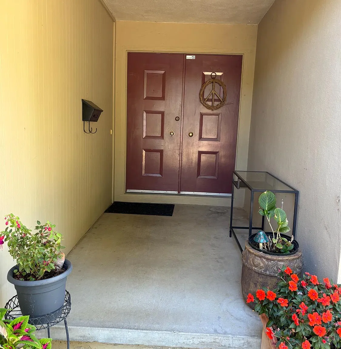 1921 Marion Avenue — Photo 2