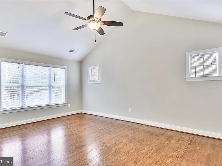 2205 N Edison St — Photo 14