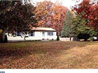 589 Zoe Ln, Sicklerville, NJ 08081