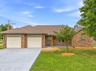 462 Waterwheel Ave, Sparta, MO 65753