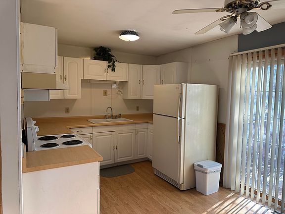 4th image of 23460 Hollow Dr
