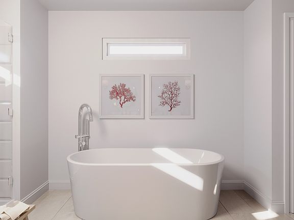 Opt. tub in owner s spa bath