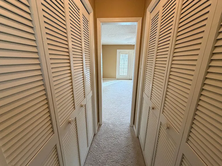 2124 Northwood Cir — Photo 46