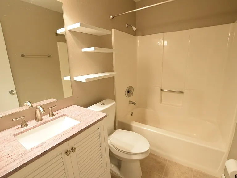 870 Farrington Dr — Photo 11