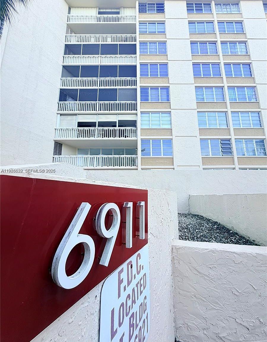 6911 Environ Blvd APT 1M