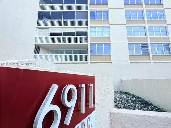 6911 Environ Blvd APT 1M, Lauderhill, FL 33319