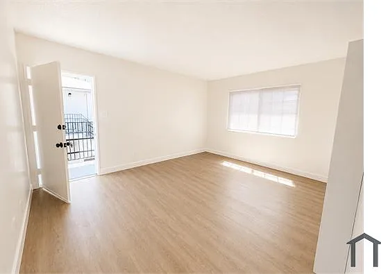 8410 S Figueroa St #17 — Photo 2