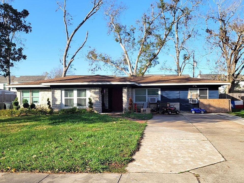 1st image of 207 Oak Dr