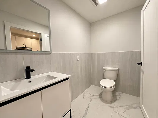 Bathroom, photo 1