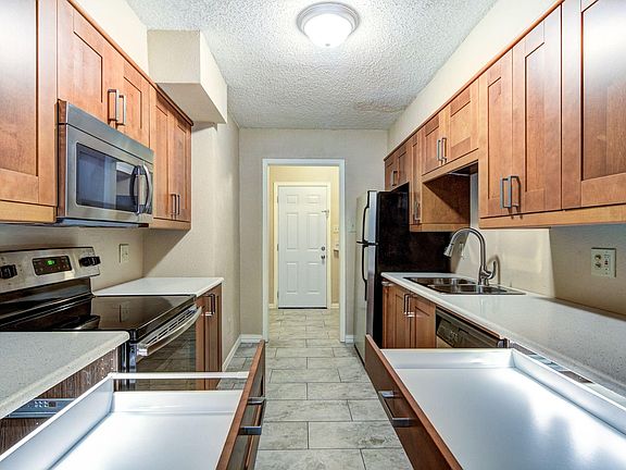 2nd image of 1514 Blackwell Dr