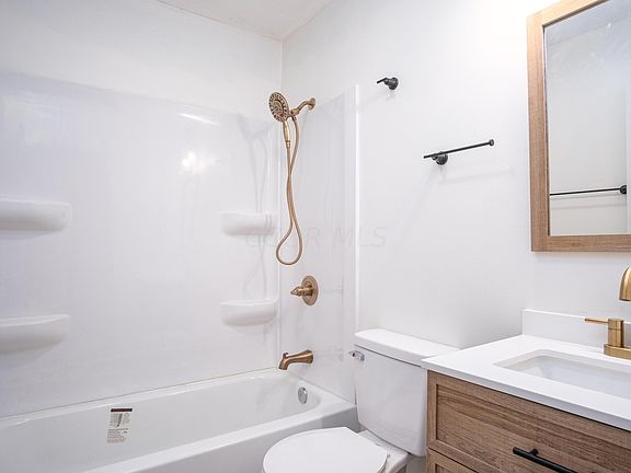 3rd image of 977 Hilock Rd #1