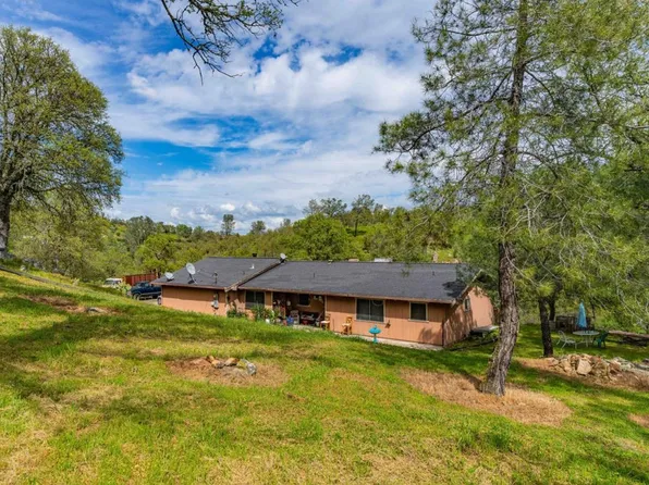 4967 Noland Ct, Valley Springs, CA 95252