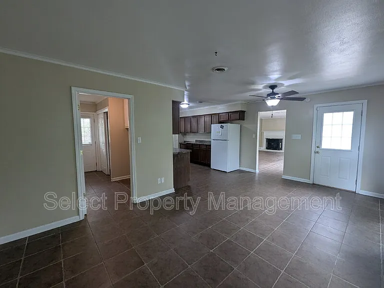 3510 Glencairn Dr — Photo 9