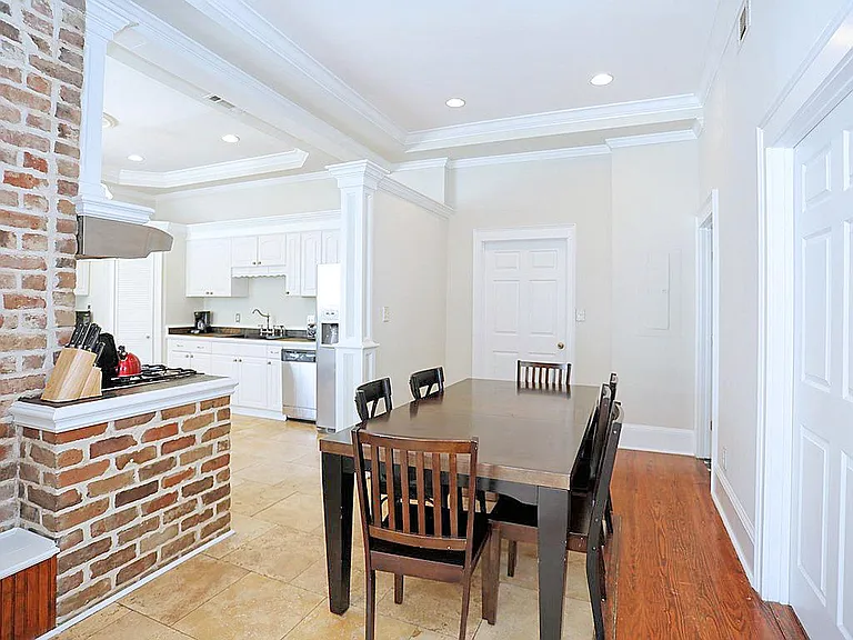 415 E Gordon St — Photo 14