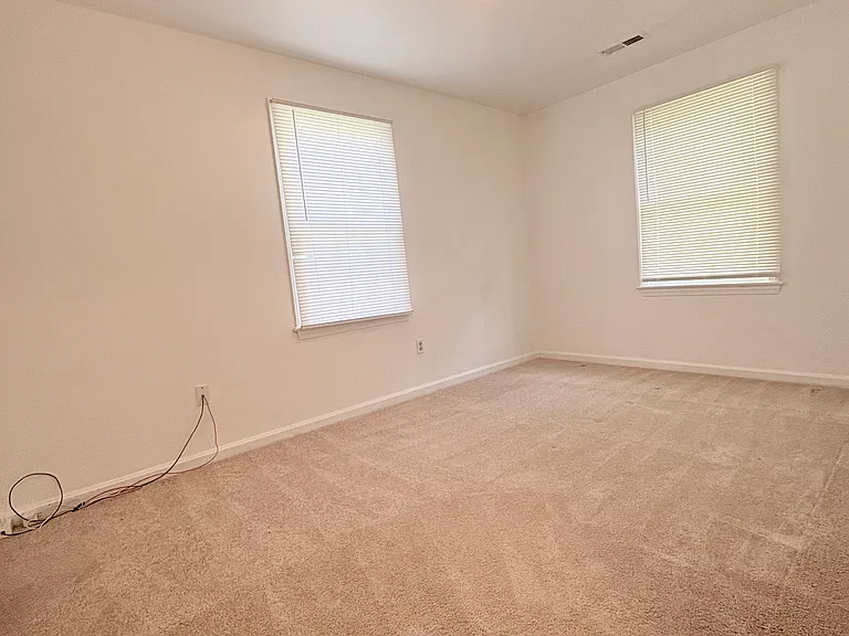19223 Liberty Heights Ln — Photo 5