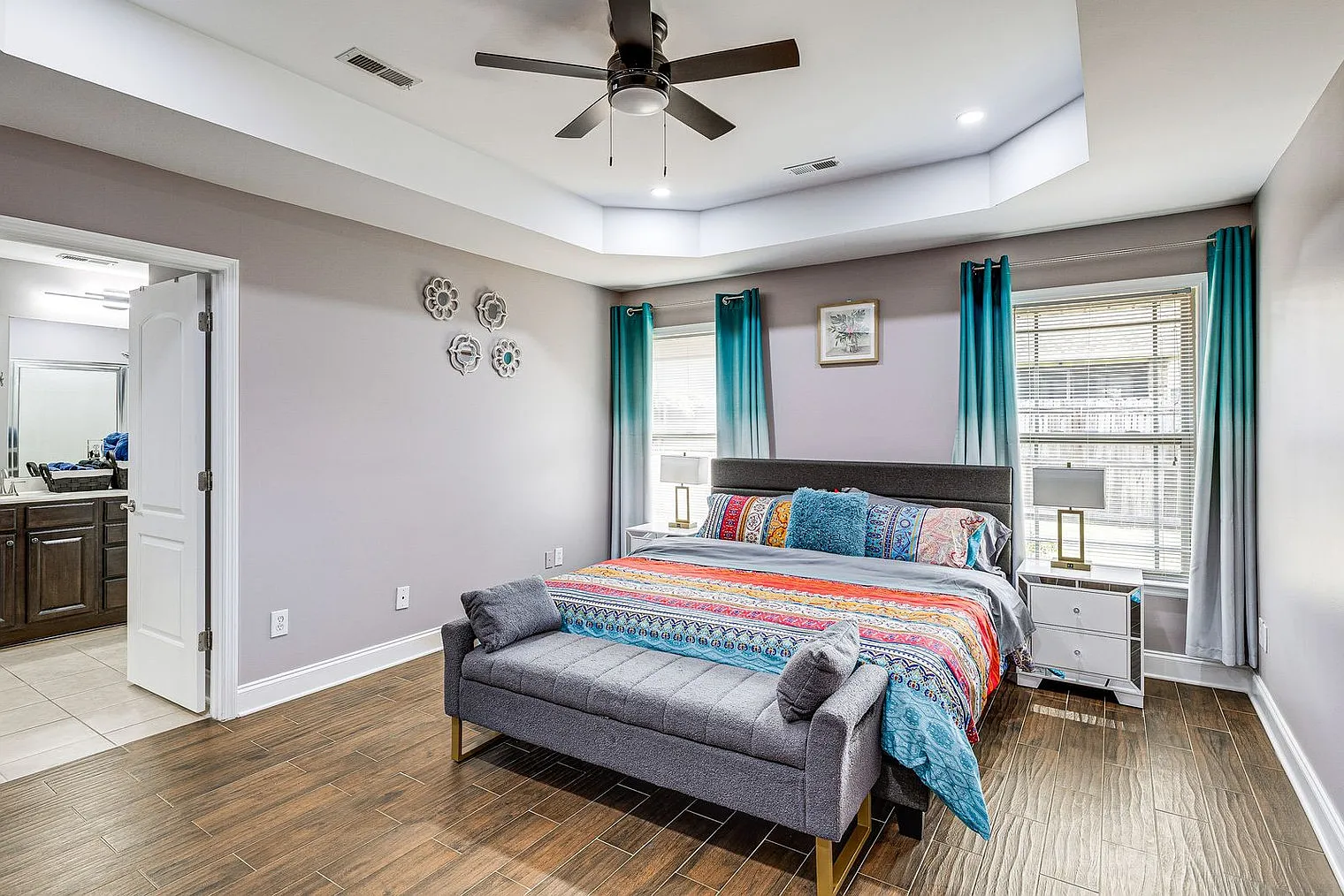 5 bed, 2.0 bath, 1926 sqft, $4,276 — Photo 4