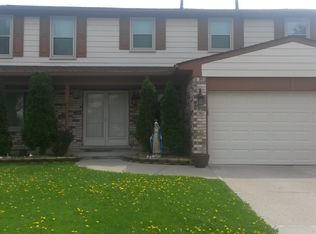 39724 Forbes Dr, Sterling Heights, MI 48310