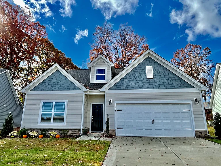 4612 Grove Manor Dr — Photo 1