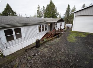 781 Pine Ridge Dr, Glide, OR 97443