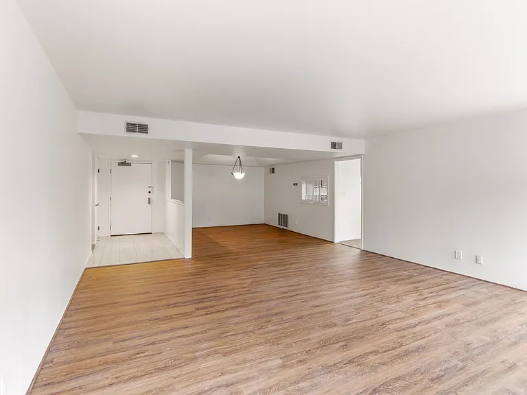 58 E Poplar Ave #5 — Photo 3