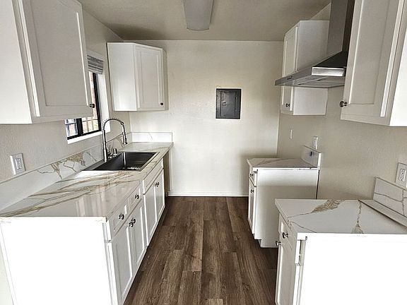 3rd image of 519 S Gramercy Pl APT 101