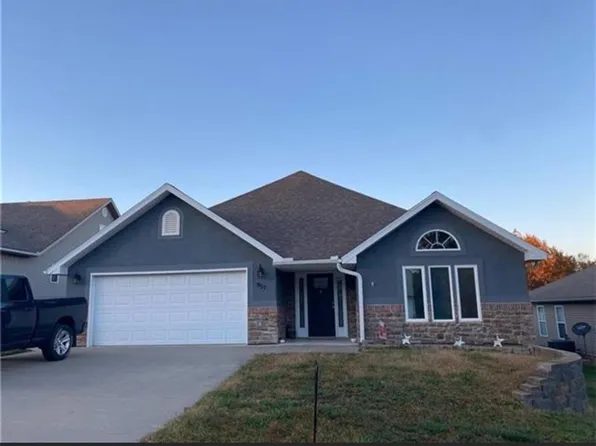 957 E Market St, Warrensburg, MO 64093