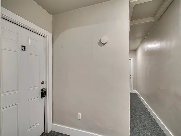 1315 W Jefferson St — Photo 14