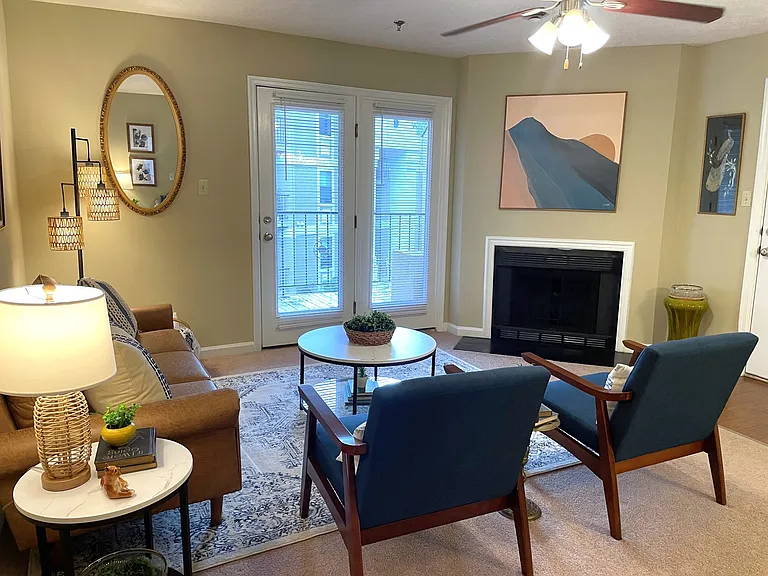 Fox Lake Apartment Homes — Photo 31