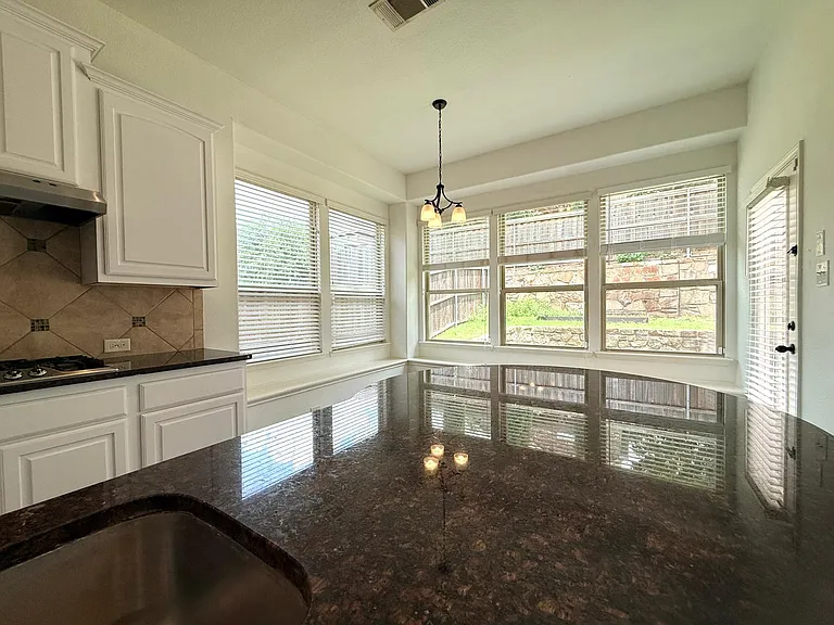 160 Stevenson Dr — Photo 17
