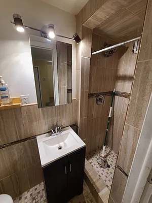 Rented by Bouklis Group | media 10