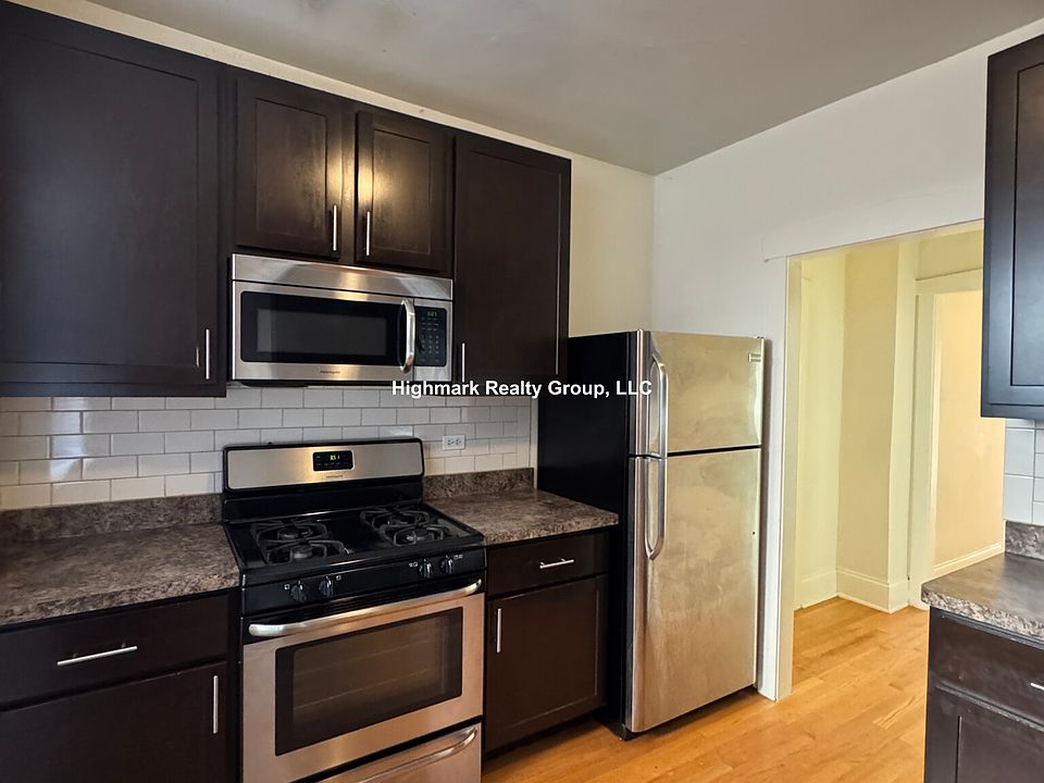 1st image of 4867 N Washtenaw Ave #1