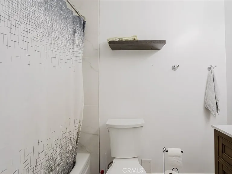 23128 Calvello Dr — Photo 16