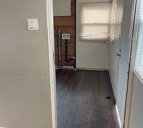 5th image of 1012 W Cypress St