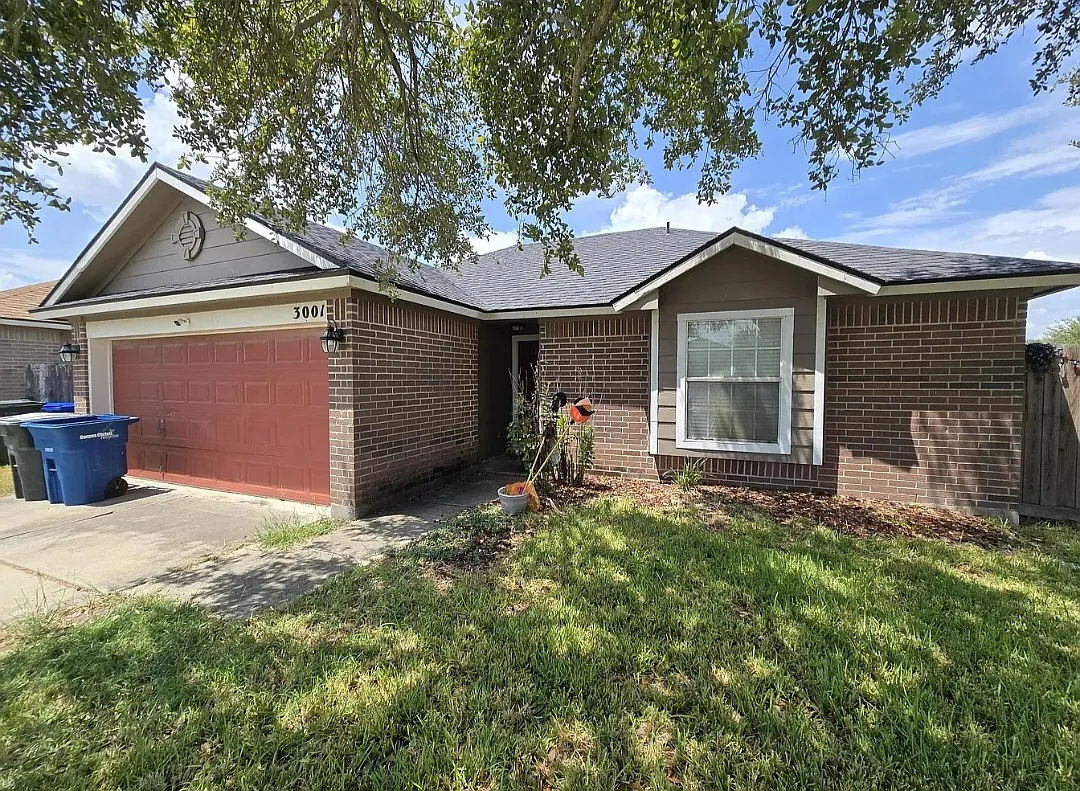 3 bed, 1084 sqft, $1,900 — Photo 2