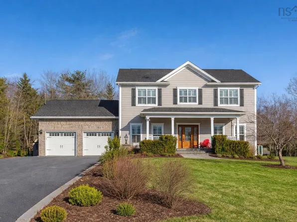 93 Canterbury Ln, Fall River, NS B2T 1A4