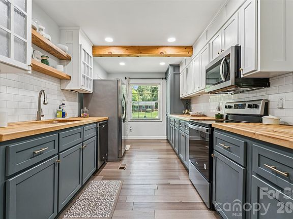 5th image of 8420 Wilson Woods Dr