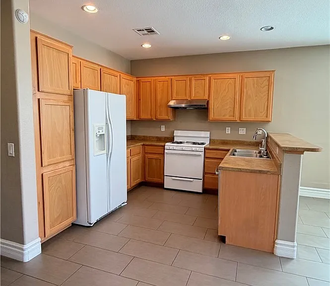 7269 Fountain Village Ave — Photo 14