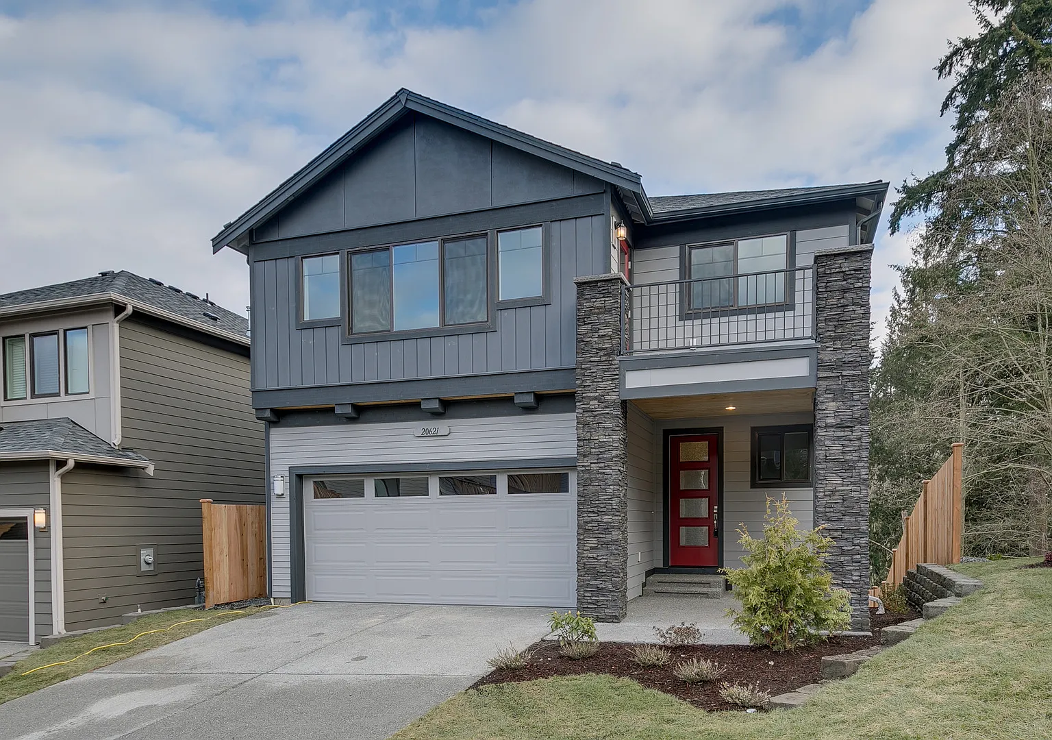 5 bed, 3.5 bath, 3166 sqft, $4,550 — Photo 1