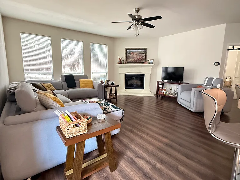 1152 Sunderland Ln — Photo 9