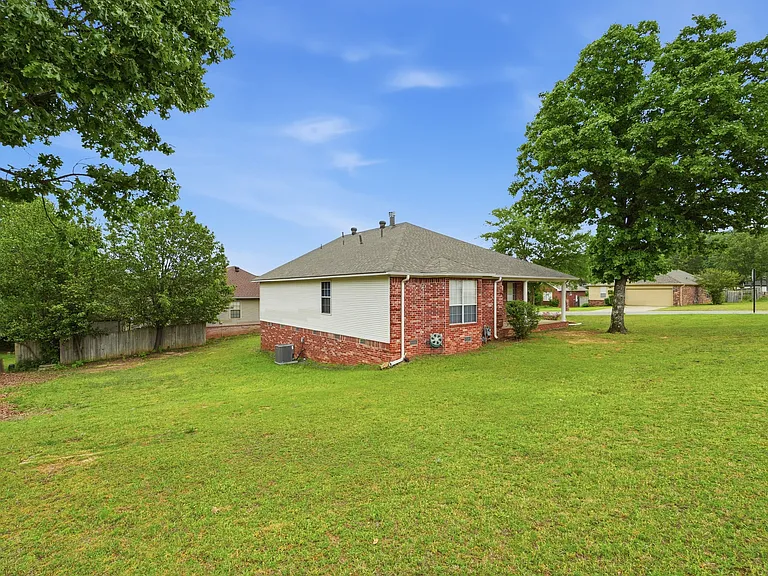 1 Zircon Dr — Photo 29