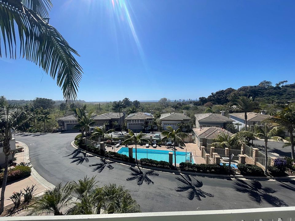Ocean and lagoon views from both levels