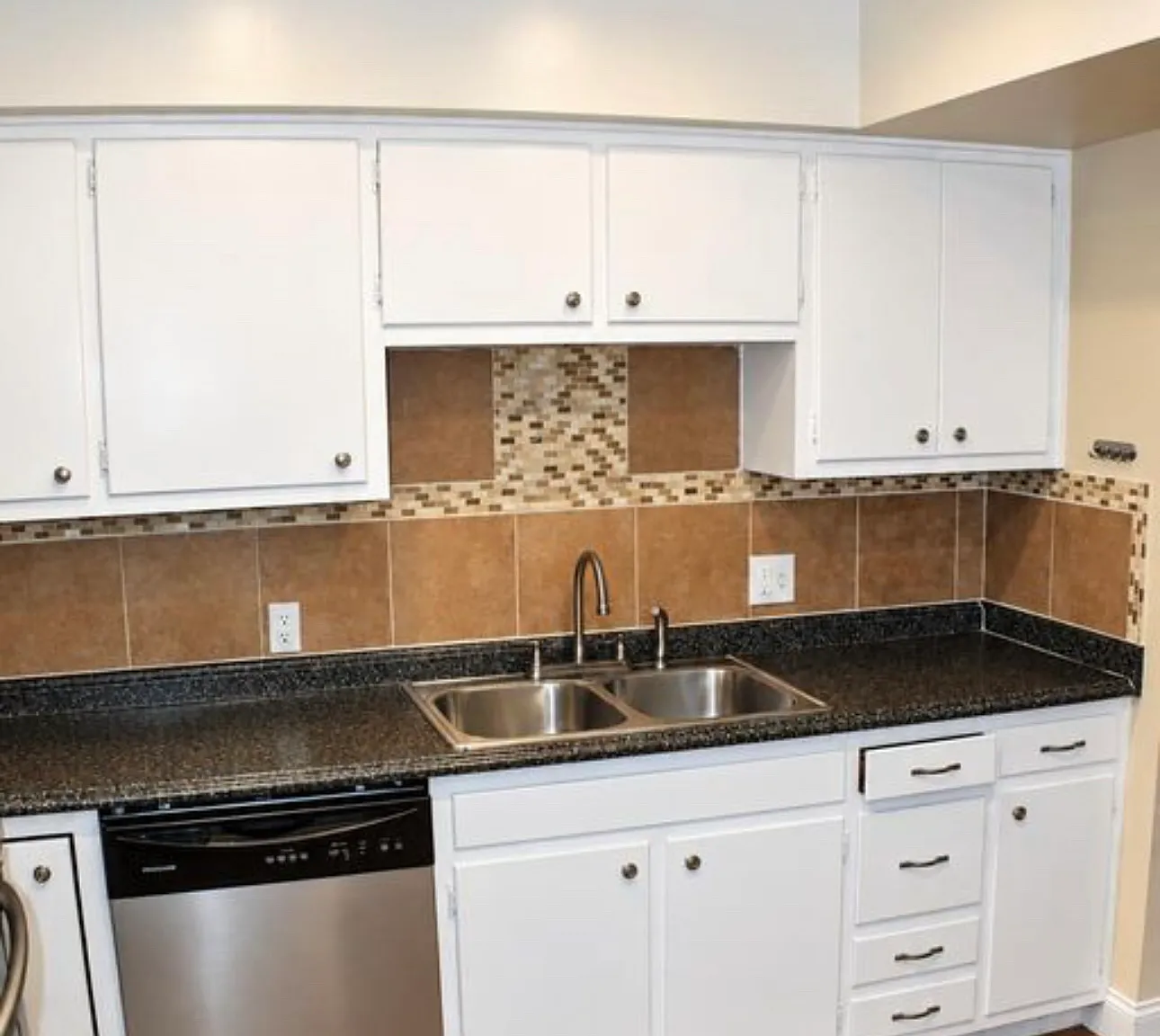 2 bed, 972 sqft, $1,000 — Photo 4