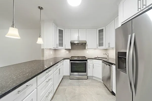 Rented by Brooklyn Bridge | media 10